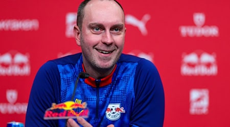  Cheftrainer Ole Werner von RB Leipzig erwartet eine hitzige Partie bei Union Berlin. (Archivbild) / Foto: Jan Woitas/dpa