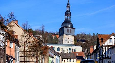 Künftig können den Angaben nach 15 Besucher gleichzeitig im Halbstundentakt den Turm besteigen und auf einem kleinen Skywalk den Panoramablick über die Kurstadt und das Kyffhäusergebirge genießen. / Foto: Hendrik Schmidt/dpa