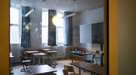 Aus Protest gegen die Wehrdienst-Pläne der schwarz-roten Koalition in Berlin wollen junge Menschen an diesem Freitag nicht in die Schule gehen, sondern auf den Straßen demonstrieren. (Symbolbild) / Foto: Jens Kalaene/dpa