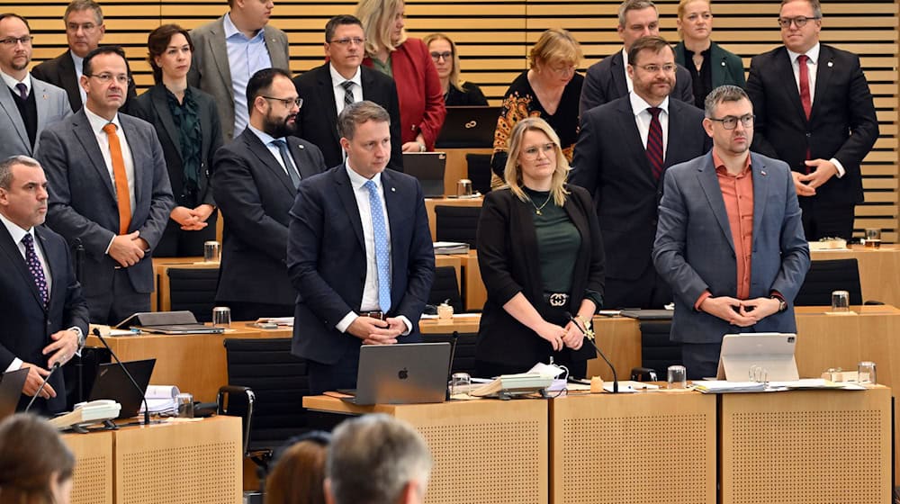 Der Thüringer Landtag beschließt einen Doppelhaushalt mit Rekordausgaben und neuer Verschuldung. / Foto: Martin Schutt/dpa