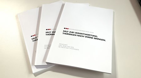 Thüringer Regierungskoalition derzeit laut Umfrage ohne Mehrheit (Illustration)  / Foto: Bodo Schackow/dpa