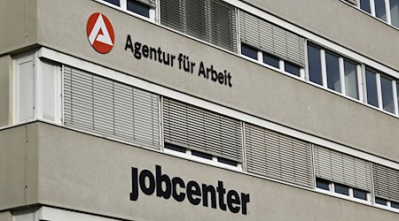 Trotz Hochschulabschlusses sind Tausende Menschen in Thüringen arbeitslos. (Symbolbild) / Foto: Martin Schutt/dpa