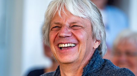 Andreas Dresen hat den Juryvorsitz für die diesjährige Vergabe des Fernsehfilmpreises beim TeleVisionale-Festival, das erstmals in Weimar veranstaltet wird. (Archivbild) / Foto: Jens Büttner/dpa