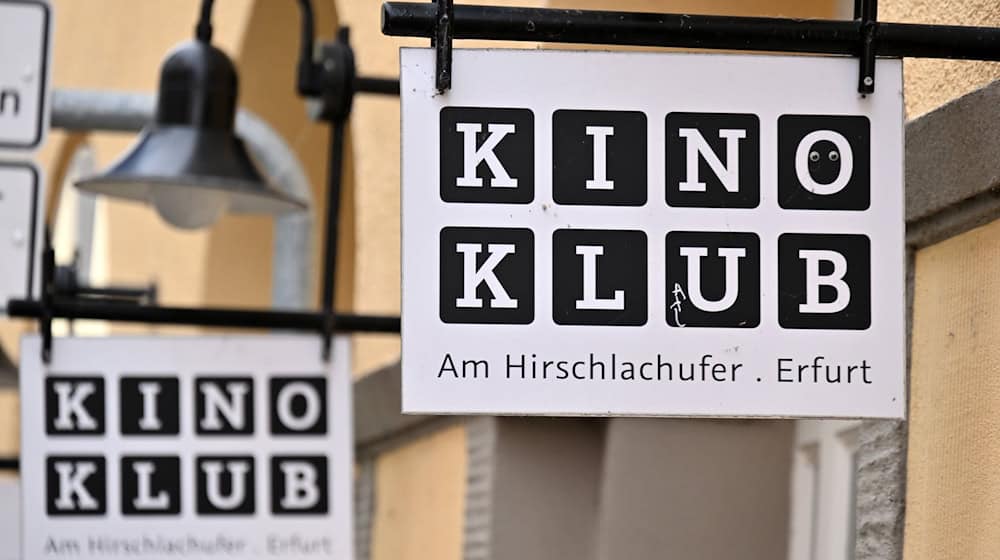 Der Verein Kinoclub Erfurt erhält Fördermittel für den Neubau eines zweiten Standorts im ehemaligen Schauspielhaus in Erfurt. (Archivbild) / Foto: Martin Schutt/dpa
