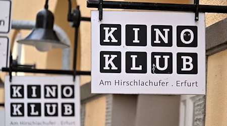 Der Verein Kinoclub Erfurt erhält Fördermittel für den Neubau eines zweiten Standorts im ehemaligen Schauspielhaus in Erfurt. (Archivbild) / Foto: Martin Schutt/dpa