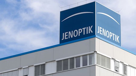 Mehr als 20 Unternehmen aus Jena präsentieren sich ab Dienstag auf der internationalen Leitmesse für Optik und Photonik «Photonics West» in San Francisco. (Archivbild)  / Foto: Michael Reichel/dpa