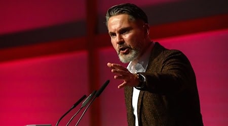 Der BSW-Bundesvorsitzende Fabio de Masi fordert von Thüringens Ministerpräsident Mario Voigt (CDU), Zweifel an seiner wissenschaftlichen Redlichkeit auszuräumen. (Archivbild) / Foto: Klaus-Dietmar Gabbert/dpa