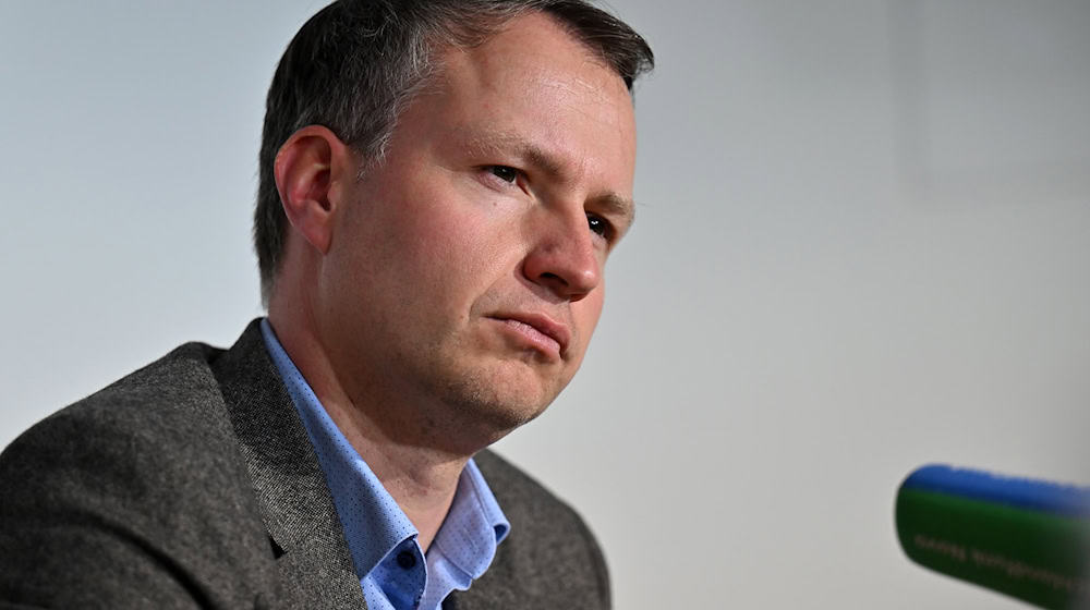 Bühl  sieht keine Gefahr für Thüringens Koalition. (Archivbild) / Foto: Martin Schutt/dpa