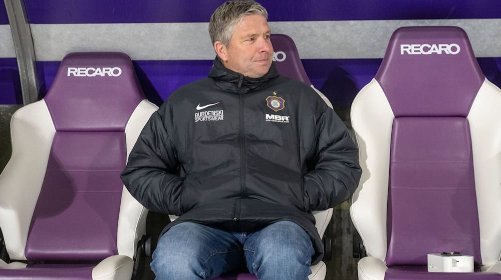  Michael Tarnat, Sport-Geschäftsführer von Erzgebirge Aue, hat Verstärkung für die Offensive geholt. (Archivbild) / Foto: Matthias Koch/dpa