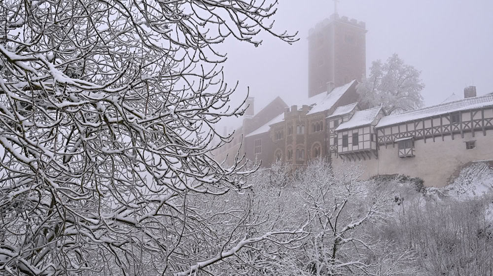 Mal wieder ein richtiger Winter in Thüringen - das zeigt die Monatsbilanz des Deutschen Wetterdienstes. / Foto: Martin Schutt/dpa