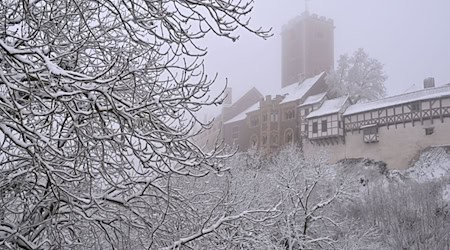 Mal wieder ein richtiger Winter in Thüringen - das zeigt die Monatsbilanz des Deutschen Wetterdienstes. / Foto: Martin Schutt/dpa