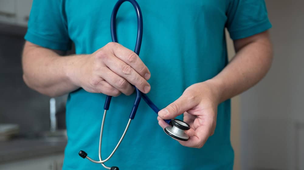 Die Zahl der Ärzte in Thüringen steigt. (Symbolbild) / Foto: Sebastian Kahnert/dpa