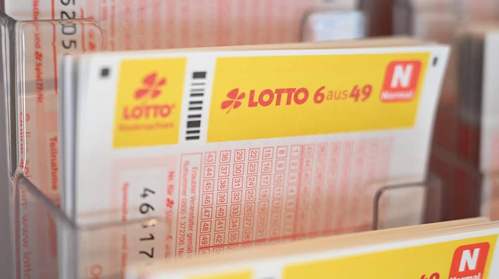 Lotto Thüringen schüttete im vergangenen Jahr 28 Großgewinne ab einer Summe von 100.000 Euro aus. (Archivbild) / Foto: Shireen Broszies/dpa