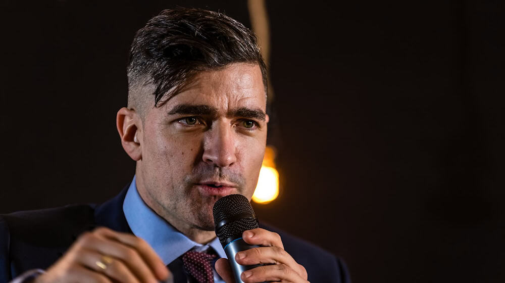 Der Rechtsextremist Martin Sellner wurde im Thüringer Landtag von Vertretern der AfD empfangen. (Archivbild) / Foto: Frank Hammerschmidt/dpa