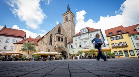 Erfurt erzielt 2025 einen neuen Rekord und wächst laut Stadtmarketing stärker als jede andere Region im Thüringer Tourismus. (Archivbild) / Foto: Jacob Schröter/dpa
