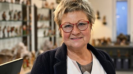 Von Bauingenieurin zur Chefin: Evelyn Forkel führt Marolin seit rund 30 Jahren. / Foto: Martin Schutt/dpa