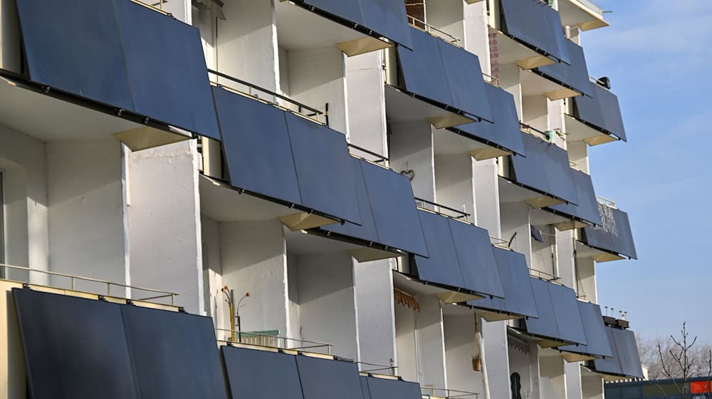 In Thüringen werden vor allem Balkonkraftwerke installiert. (Archivbild) / Foto: Martin Schutt/dpa