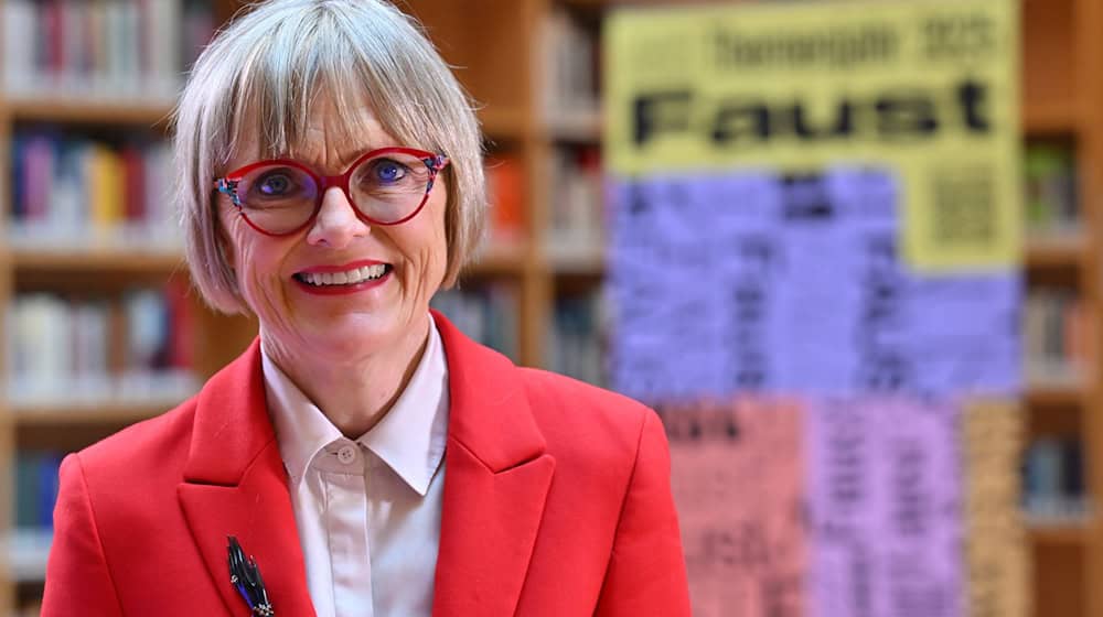 Ulrike Lorenz bleibt Präsidentin der Klassik Stiftung Weimar. Als eines ihrer Ziele nennt sie, die Stiftung ins digitale Zeitalter zu führen (Archivbild) / Foto: Martin Schutt/dpa