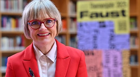 Ulrike Lorenz bleibt Präsidentin der Klassik Stiftung Weimar. Als eines ihrer Ziele nennt sie, die Stiftung ins digitale Zeitalter zu führen (Archivbild) / Foto: Martin Schutt/dpa