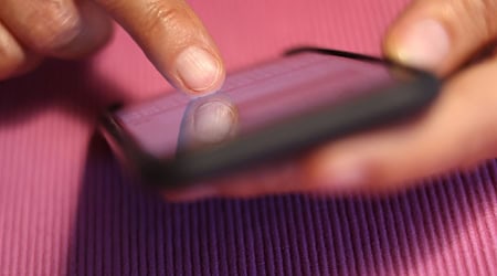 Über die Thüringen-App sollen zukünftig etwa Bauanträge oder Anträge auf Wohn- und Kindergeld digital eingereicht werden können. (Symbolbild) / Foto: Karl-Josef Hildenbrand/dpa/dpa-tmn