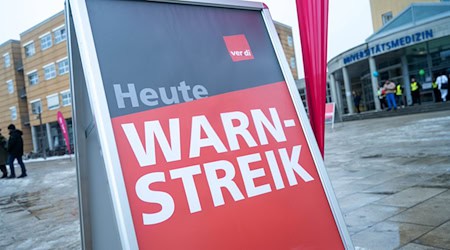 In Jena protestierten nach Gewerkschaftsangaben rund 400 Teilnehmer unter anderem für Tarifverträge für studentische Hilfskräfte. (Symbolbild) / Foto: Stefan Sauer/dpa