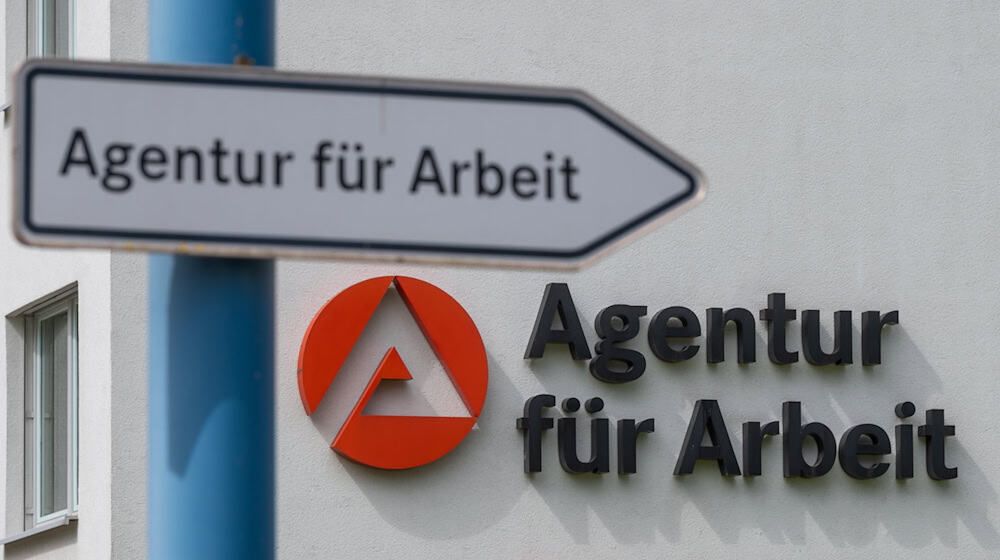 In Thüringen wird in diesem Jahr mit annähernd 70.700 Arbeitslosen gerechnet - einem Plus von 0,4 Prozent im Vergleich zu 2025. (Archivbild) / Foto: Hendrik Schmidt/dpa-Zentralbild/dpa