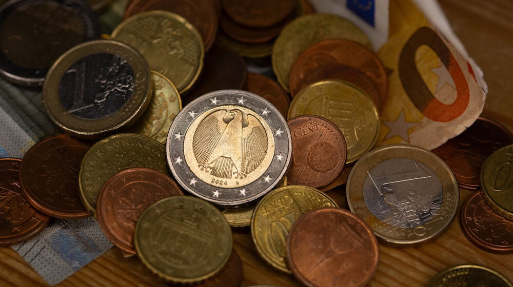 Die Thüringer AfD-Fraktion fordert weiterhin bargeldloses Bezahlen von Fahrscheinen im öffentlichen Personennahverkehr. (Symbolbild) / Foto: Fernando Gutierrez-Juarez/dpa