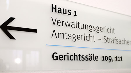 Das Geraer Verwaltungsgericht gibt vier Klagen von AfD-Mitgliedern in waffenrechtlichen Verfahren statt. (Archivbild)  / Foto: picture alliance / Jan Woitas/dpa-Zentralbild/ZB