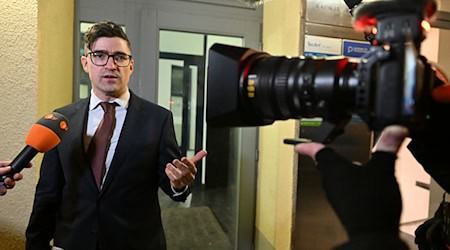 Martin Sellner, Führungsfigur der als rechtsextremistisch eingestuften Identitären Bewegung, war zuletzt in Erfurt zu Gast. (Archivbild) / Foto: Martin Schutt/dpa