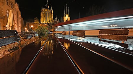 Eine Straßenbahn der Linie sechs war an dem Unfall beteiligt. (Symbolbild) / Foto: Martin Schutt/dpa