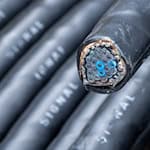 Höchstwahrscheinlich wegen Kabelschäden an einem Bahnübergang kommt es auf der Bahnstrecke zwischen Erfurt und Sangerhausen zu Beeinträchtigungen. (Symbolbild)  / Foto: Stefan Puchner/dpa