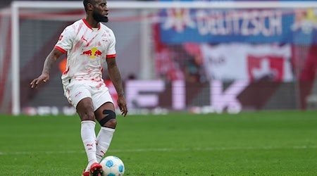 Lutsharel Geertruida kam im Sommer 2024 nach Leipzig, wurde nach einer Saison nach Sunderland verliehen. Nun könnte er Leipzig endgültig verlassen. (Archivbild) / Foto: Jan Woitas/dpa