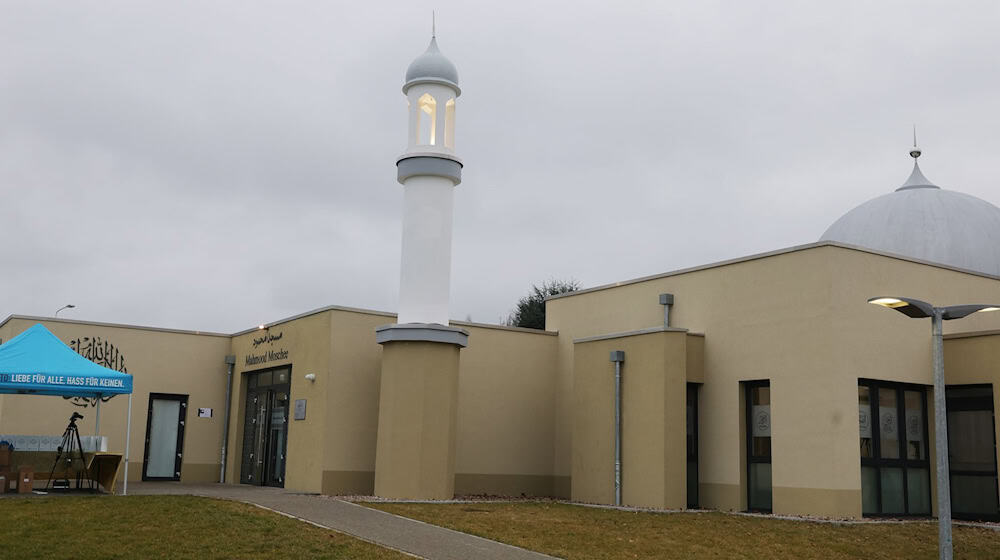 Nach jahrelanger Bauzeit ist eine Moschee der Ahmadiyya Gemeinde in Erfurt eröffnet worden. / Foto: Bodo Schackow/dpa
