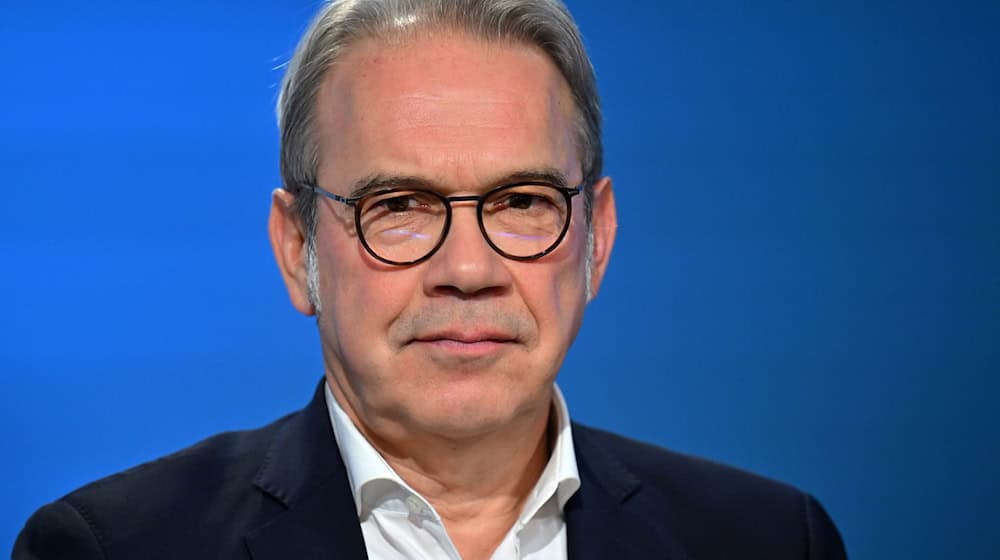 Innenminister Georg Maier (SPD) will mehr Frauen in den höheren Polizeidienst bringen. (Archivbild) / Foto: Martin Schutt/dpa