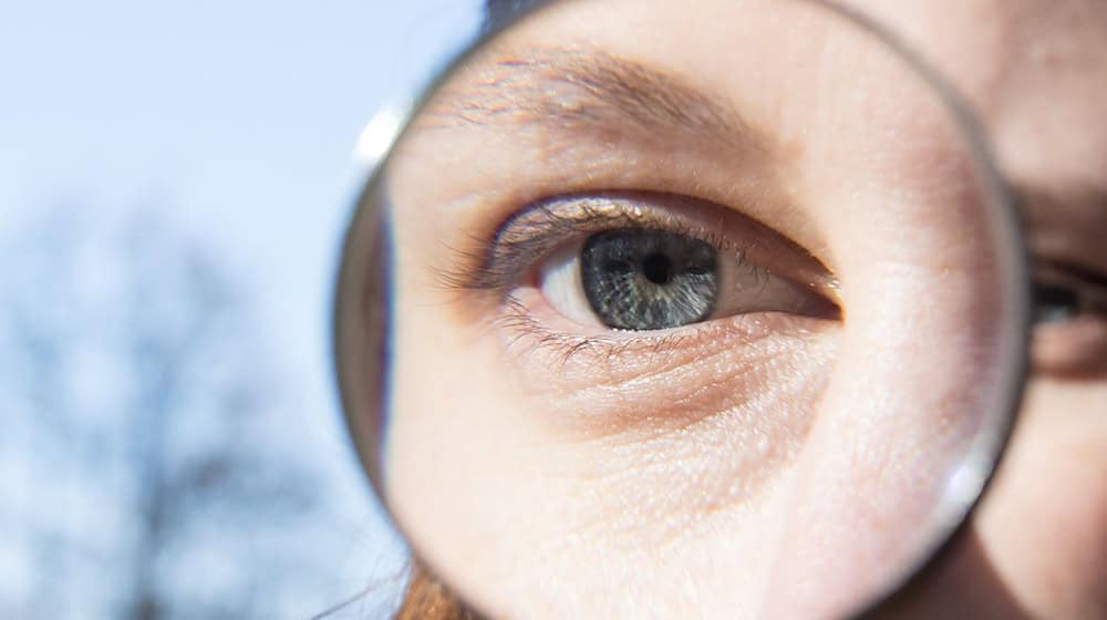 Jean Firma will Augenuntersuchungen erleichtern (Illustration).    / Foto: Sina Schuldt/dpa