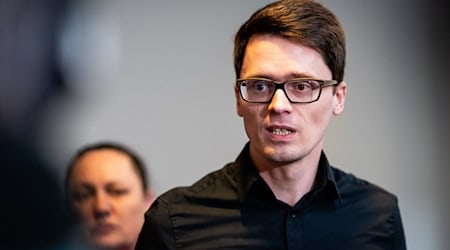 Thüringens Linke-Fraktionschef Christian Schaft wirft der AfD Destabilisierung vor. (Archivbild) / Foto: Jacob Schröter/dpa