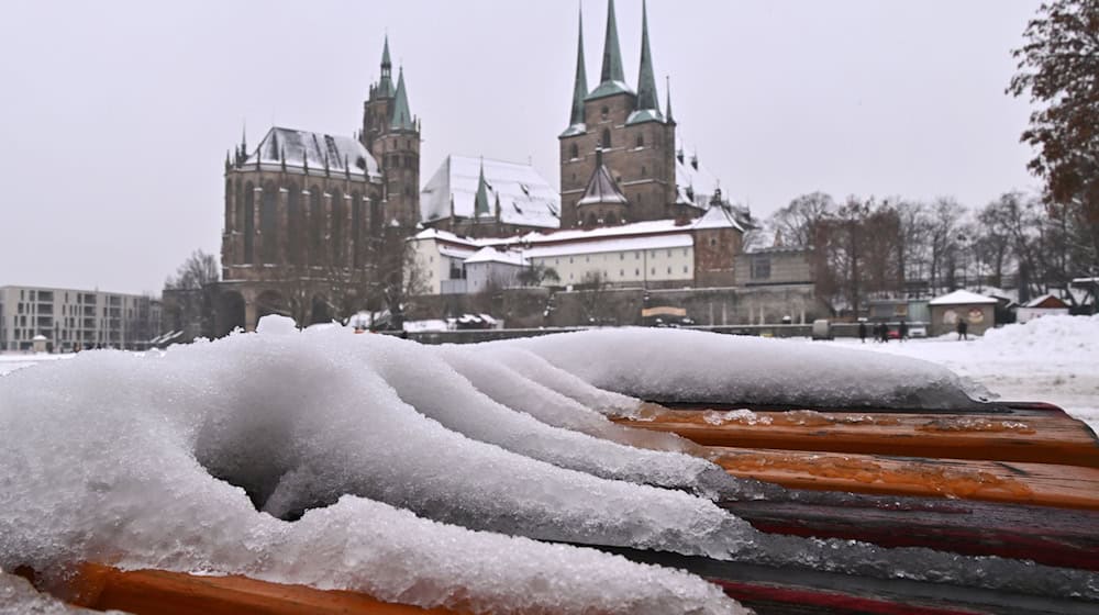 In Thüringen werden mehrere Zentimeter Neuschnee erwartet. (Archivbild) / Foto: Martin Schutt/dpa