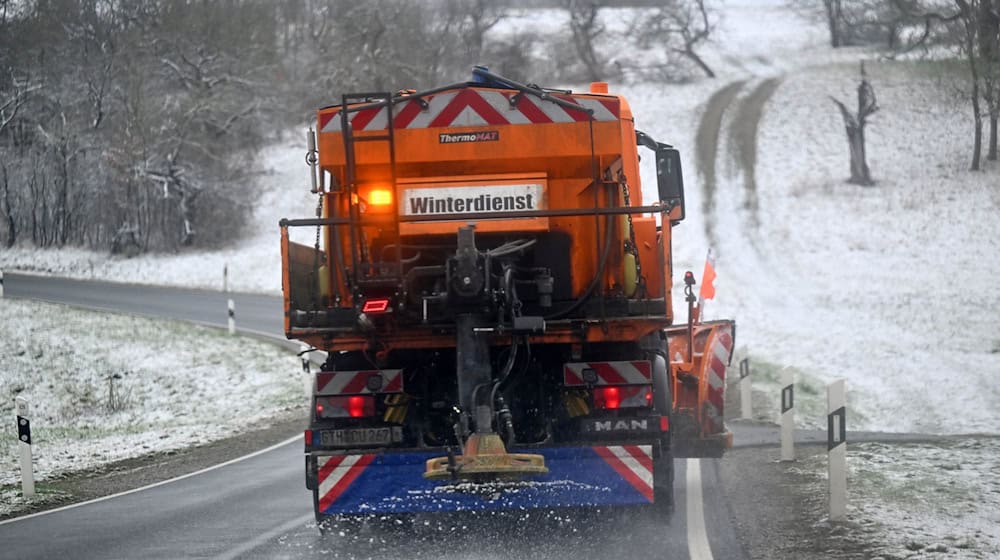 Dichte Wolken und Schneeregen gibt es am Dienstag in Thüringen. (Archivbild) / Foto: Martin Schutt/dpa