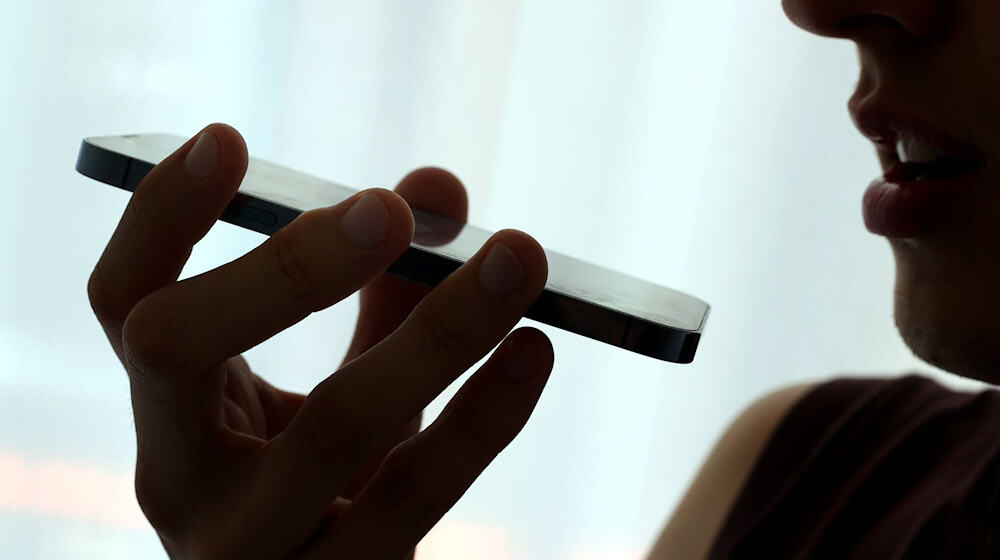 Kinder und Jugendliche, die Probleme Zuhause, in der Schule oder anderes bedrückt, können beim Kinder- und Jugendsorgentelefon anrufen. (Symbolbild) / Foto: Karl-Josef Hildenbrand/dpa