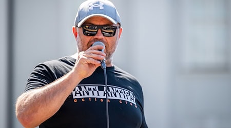 Christian Klar ist zur Fahndung ausgeschrieben. (Archivbild) / Foto: Jacob Schröter/dpa