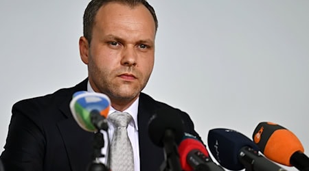 Nach Angaben von Thüringens AfD-Fraktionsvize Daniel Haseloff gibt es in der Thüringer AfD-Fraktion keine Überkreuz-Einstellungen. (Archivbild) / Foto: Martin Schutt/dpa