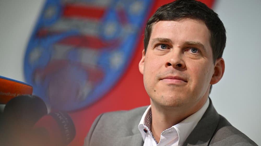 Thüringer SPD-Fraktionschef Lutz Liebscher befürchtet Provokationen der AfD beim Misstrauensvotum gegen Ministerpräsident Mario Voigt (CDU) im Thüringer Landtag. / Foto: Martin Schutt/dpa