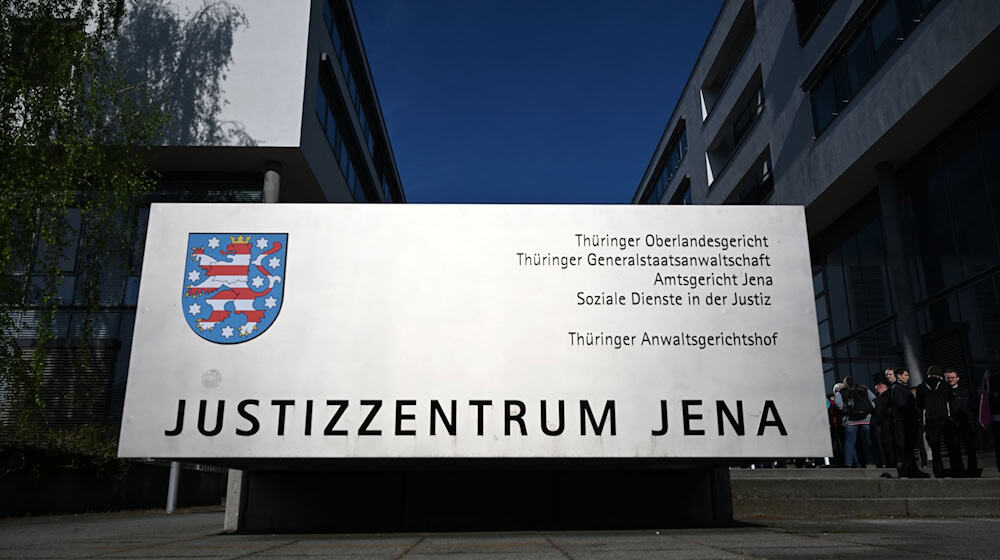 Am Thüringer Oberlandesgericht startet im April ein Prozess gegen ein mutmaßliches Mitglied einer bewaffneten Gruppierung, die im syrischen Bürgerkrieg aktiv gewesen sein soll. (Symbolbild) / Foto: Martin Schutt/dpa