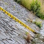 Wegen des Tauwetters steigen in Thüringen die Wasserstände. (Symbolbild) / Foto: Michael Reichel/dpa