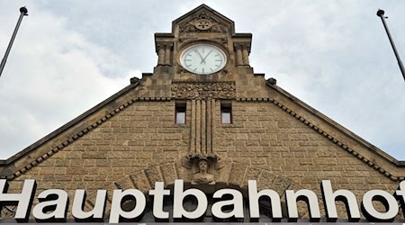Ein 42-Jähriger stirbt beim Überqueren der Gleise am Hauptbahnhof Eisenach. (Symbolbild) / Foto: picture alliance / ZB