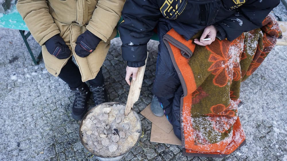 Etwa zwei Dutzend Kältetote wurden 2023 und 2024 in Thüringen gezählt, Zahlen für 2025 liegen noch nicht vor (Symbolbild) / Foto: Jörg Carstensen/dpa