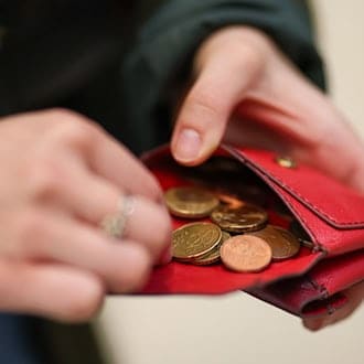 Die Inflationsrate lag in Thüringen im Februar weiterhin bei 2,1 Prozent. (Symbolbild)  / Foto: Jan Woitas/dpa