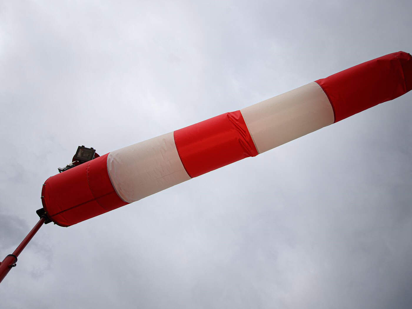 Sturmböen auf dem Brocken, milde Sonne und gebietsweise Regen im Rest von Sachsen, Sachsen-Anhalt und Thüringen. (Archivbild) / Foto: Robert Michael/dpa-Zentralbild/dpa