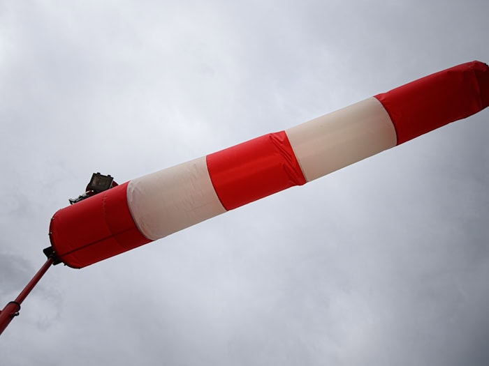 Sturmböen auf dem Brocken, milde Sonne und gebietsweise Regen im Rest von Sachsen, Sachsen-Anhalt und Thüringen. (Archivbild) / Foto: Robert Michael/dpa-Zentralbild/dpa