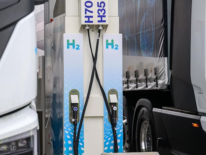 Am Güterverkehrszentrum in Erfurt soll eine Wasserstofftankstelle für den Schwerlastverkehr entstehen. (Symbolbild) / Foto: Hendrik Schmidt/dpa